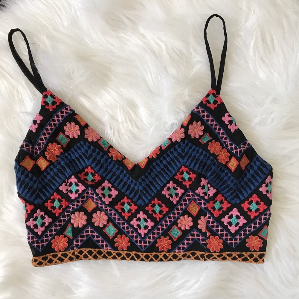 MISSGUIDED Embroidered Bralette - Picture 7 of 8